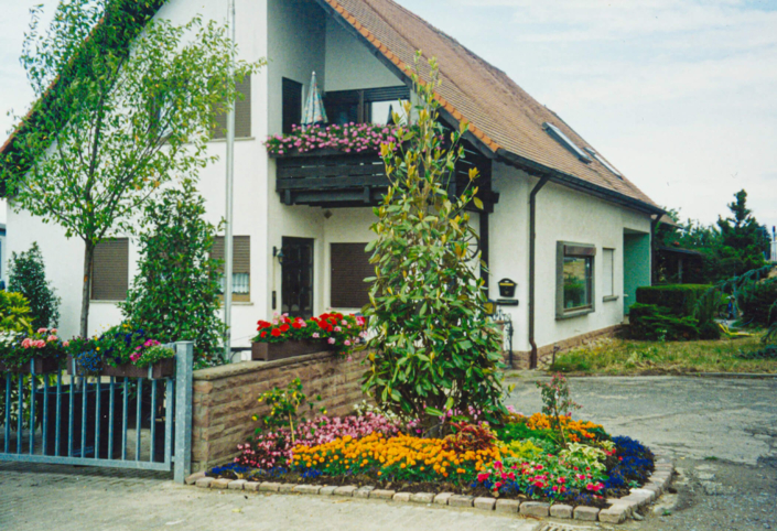 haus_vorgarten